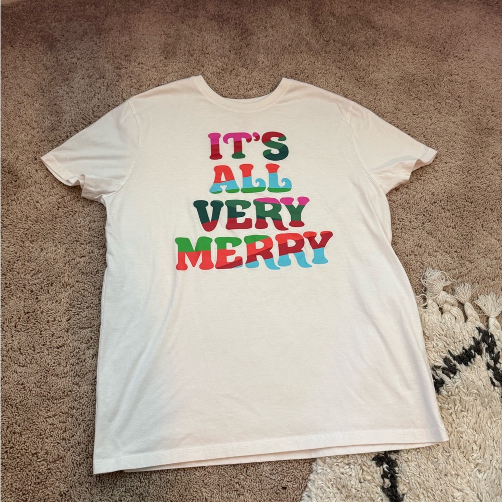holiday tee shirt. white, large. perfect condition